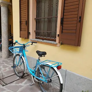 Casa Degli Artisti , Cremona Italië